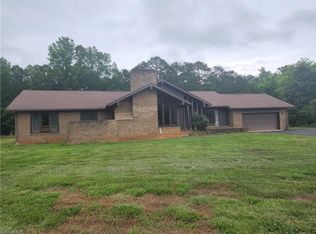 1836 Cutsey Hill Rd, Chase City, VA 23924