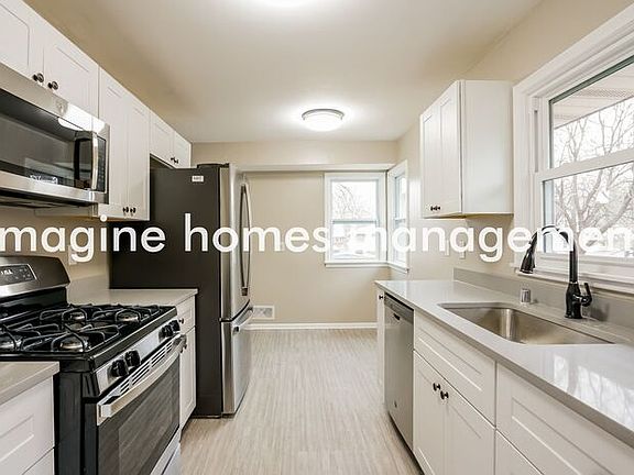 3rd image of 5024 Monroe St NE