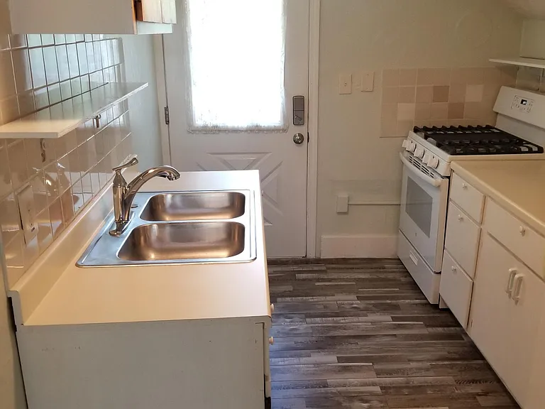 218 E North St #UP — Photo 4