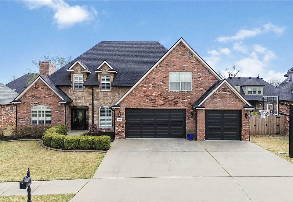 1st image of 3906 NE Kensington Ave