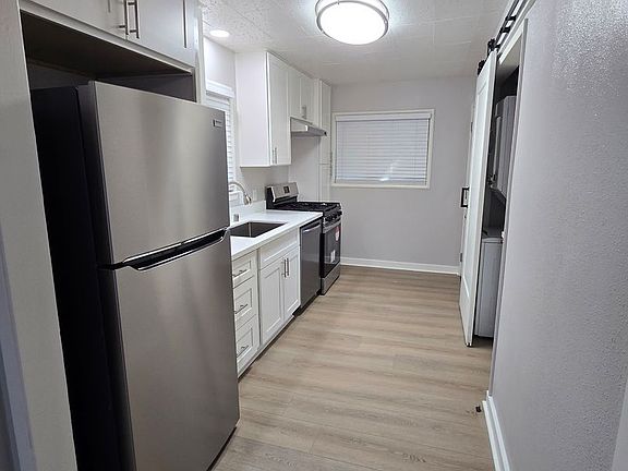 5th image of 515 Richardson St