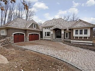 16511 Black Oaks Cir, Wayzata, MN 55391