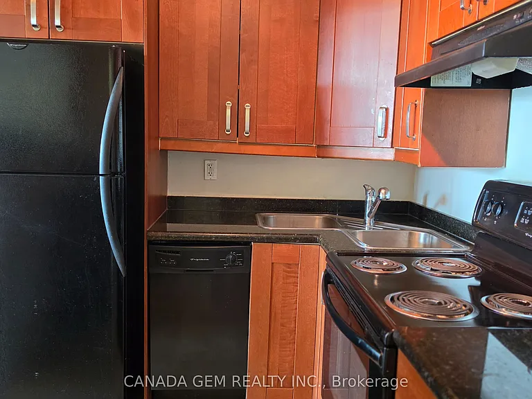 5949 Yonge St #506 — Photo 33