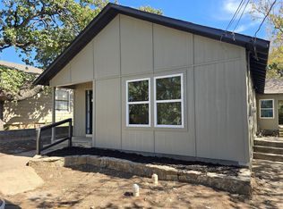 706 N Ruddell St, Denton, TX 76209