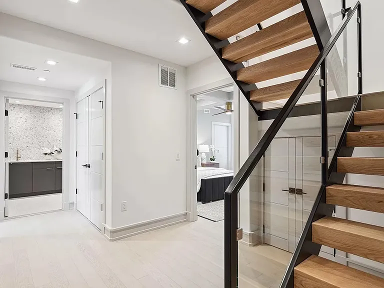109 S Bonsall St — Photo 16