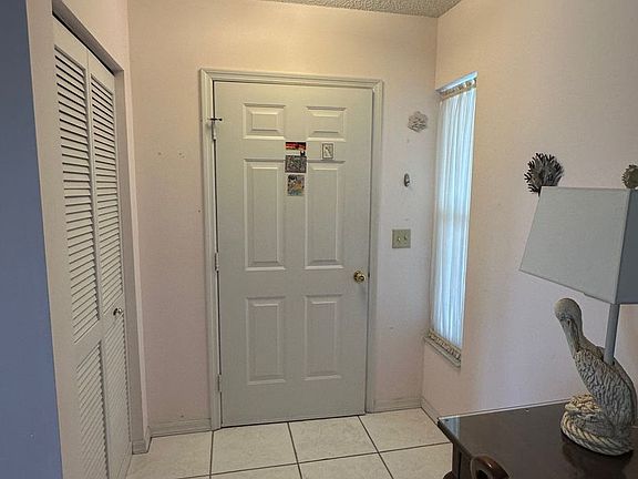 4th image of 177 Grove Isle Cir