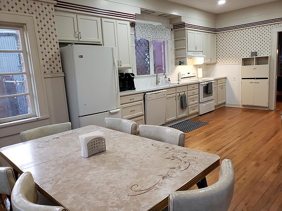 4th image of 1538 W Mistletoe Ave