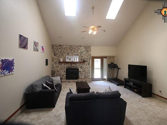 4th image of 205 Diamondhead Dr