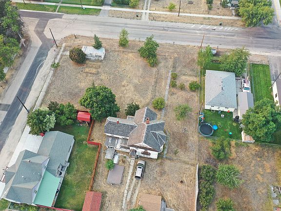 3rd image of Nhn Adirondac Ave