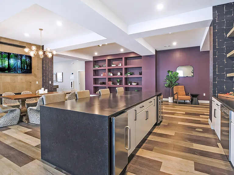 Livery Modern Apartments — Photo 29