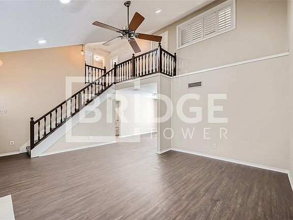 5th image of 322 Antler Ct