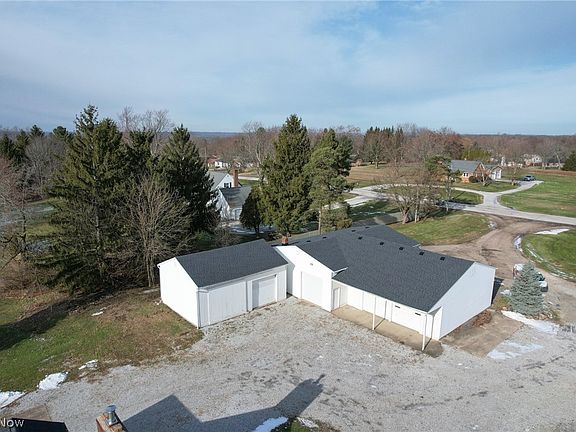 3rd image of 970 S Chillicothe Rd