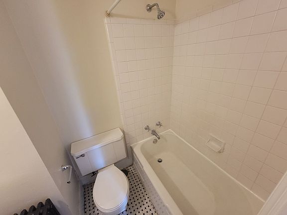 3rd image of 811 Walker Ave APT 5A