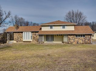 2381 W Norton Rd, Springfield, MO 65803