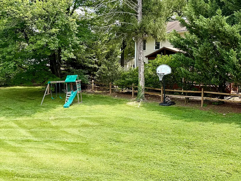 1144 Sterling Rd — Photo 27