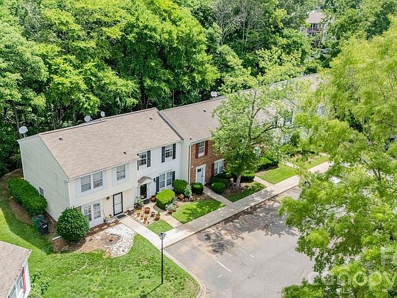 3rd image of 9710 Old Gate Dr