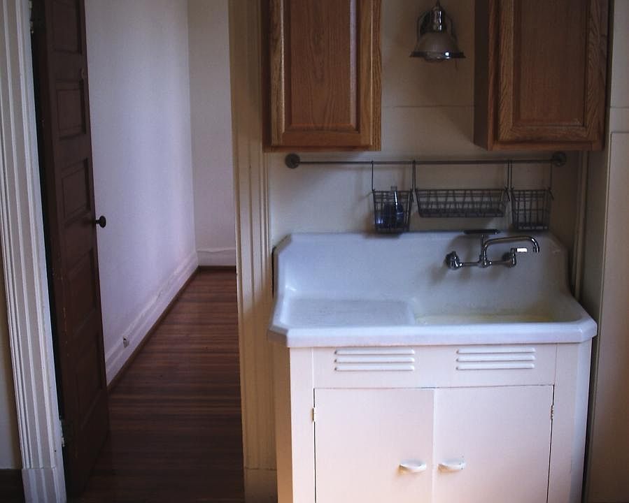 1st image of 117 Wallace Ave APT 6
