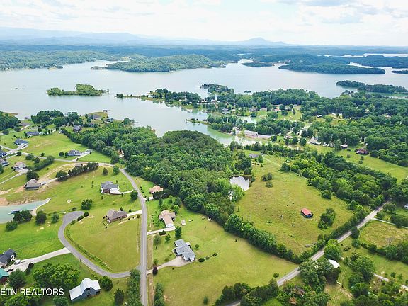 3rd image of Harbor Ln