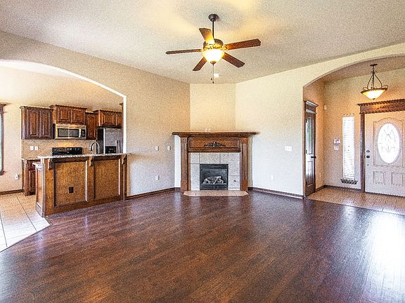 2nd image of 12108 Chesterfield Ln