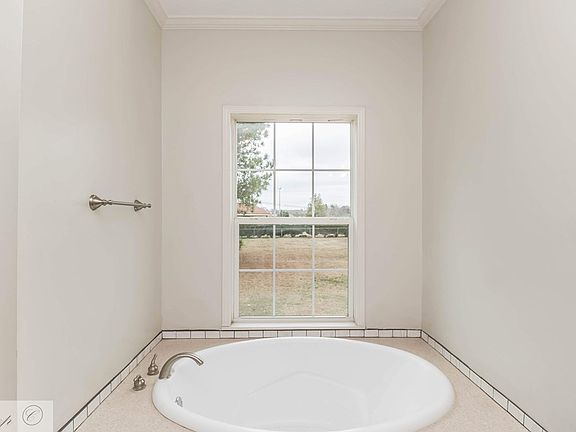 4th image of 114 Hines Dr