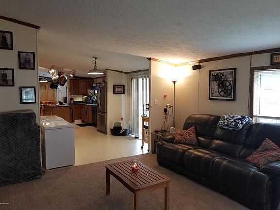 3rd image of 4951 Eisenhower Dr