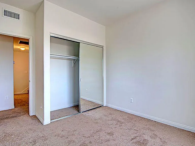 8800 Etiwanda Ave #9 — Photo 17