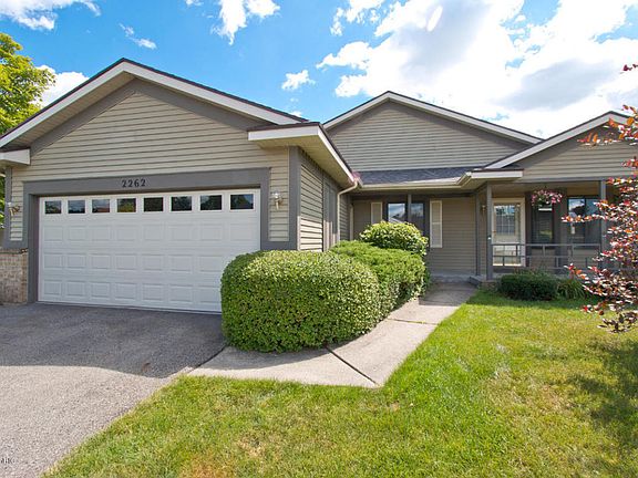 2nd image of 2262 Southgate Dr SE