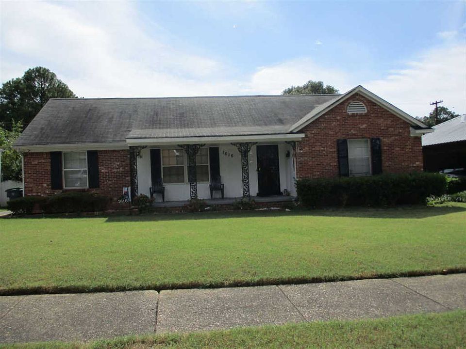 1st image of 1616 Joanne St