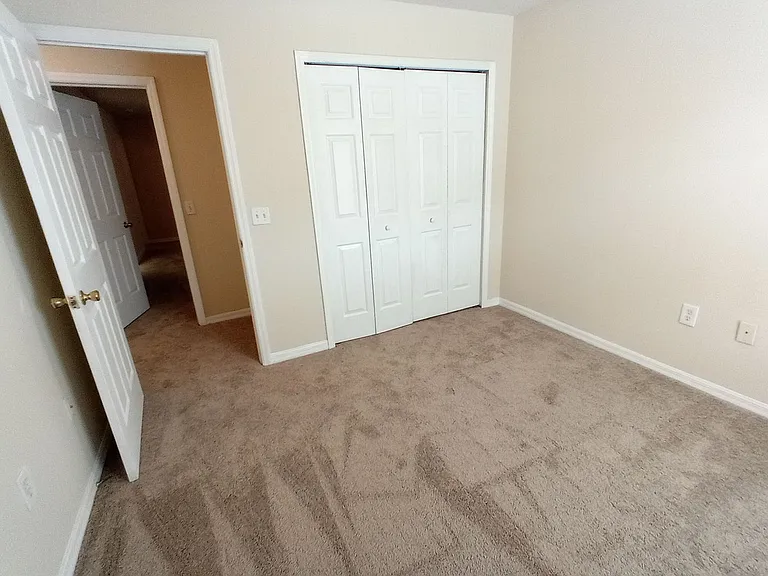880 E Columbia Ave — Photo 27