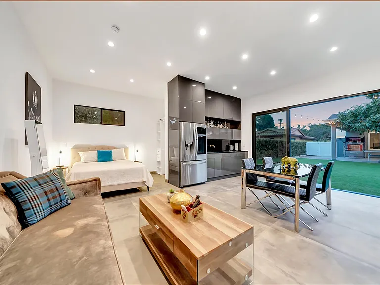 5817 Ranchito Ave — Photo 112