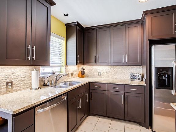 3rd image of 10039 San Lorenzo Ave