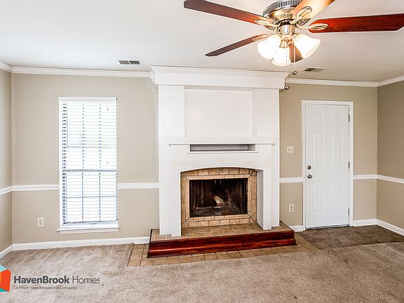 4th image of 814 Hackberry Dr