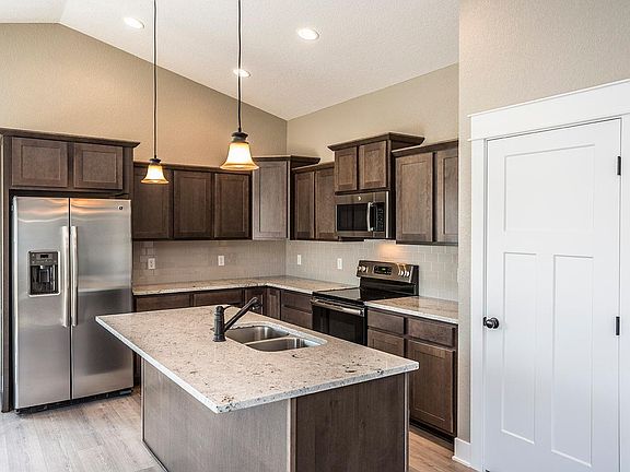 3rd image of 215 91st St