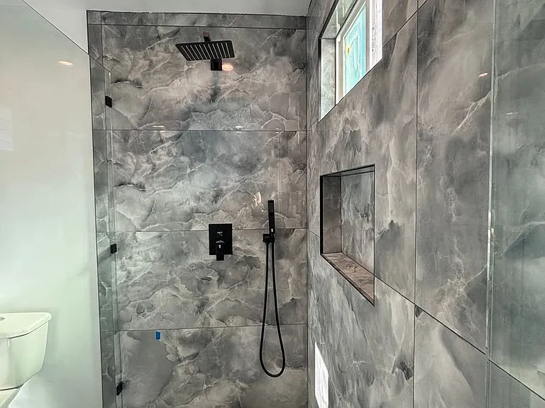 2280 S Barrington Ave — Photo 19
