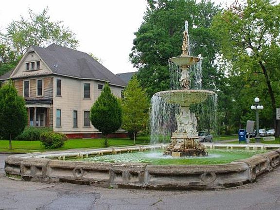 2nd image of 783 Woodruff Place Dr E #783