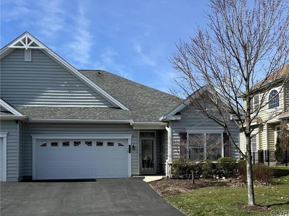 6911 Constitution Dr, Bethlehem, PA 18017