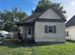 2717 Pine Ave, Mattoon, IL 61938