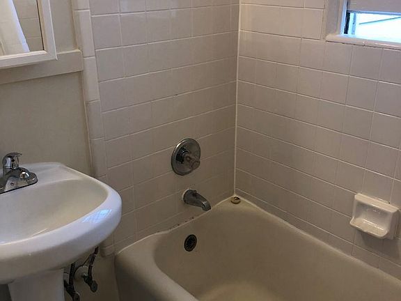 5th image of 3759 Fillmore St #8