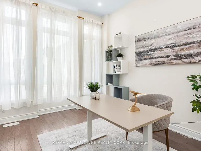 3294 Millicent Ave — Photo 8