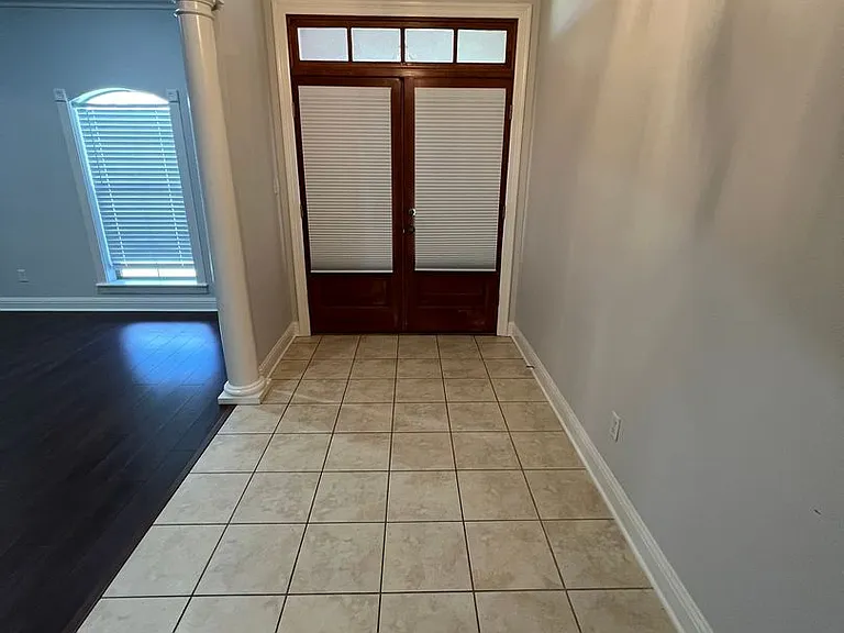 10513 Plum Creek Dr — Photo 15