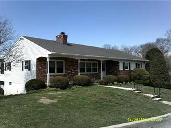 725-731 Frank Dr, Emmaus, PA 18049