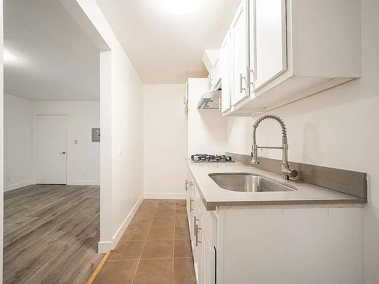 1011 San Julian St #201 — Photo 18