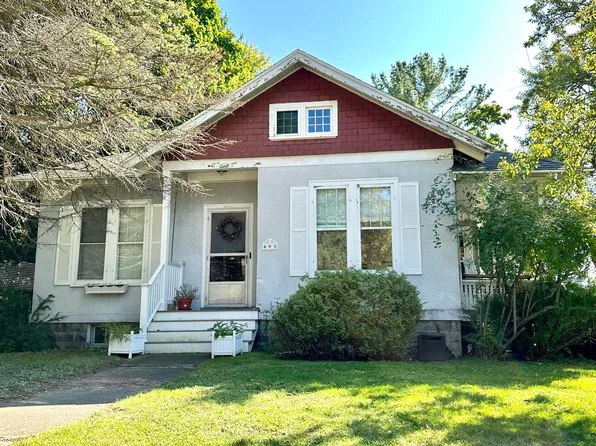 493 Oxford Ct, Manistee, MI 49660