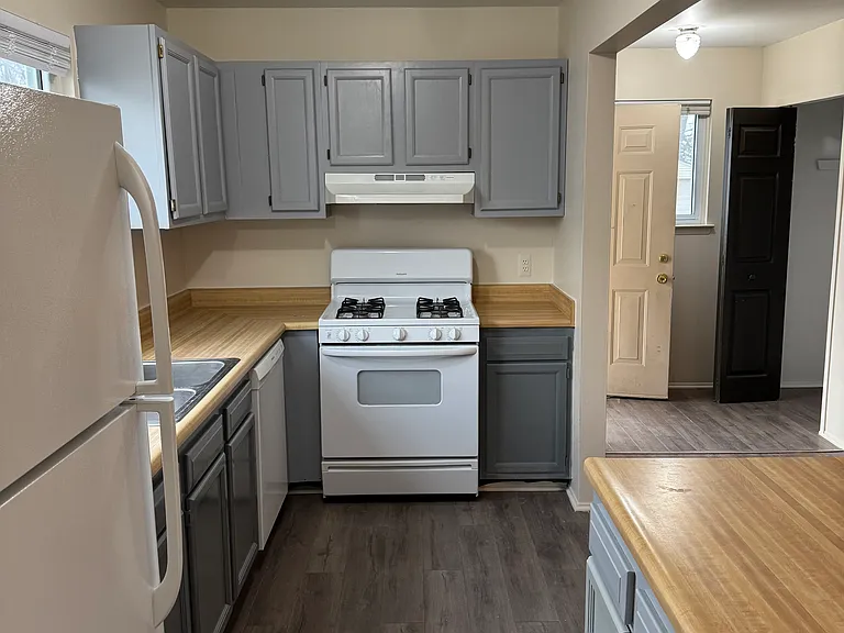 1034 Kelley St — Photo 3