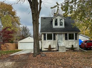 22611 Martin Rd, Saint Clair Shores, MI 48081
