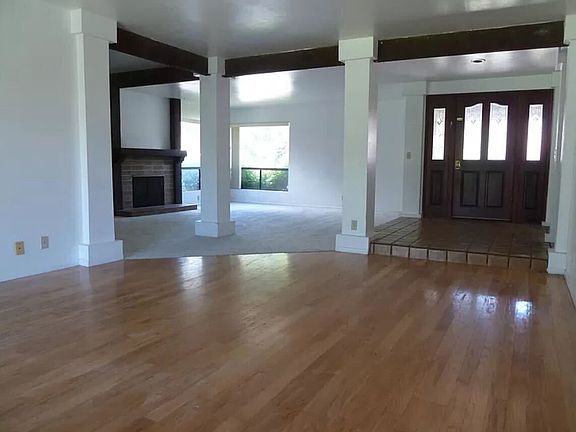 3rd image of 405 Golden West Ave