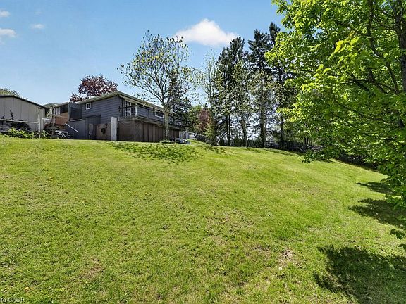5th image of 55 Sunrise Cres