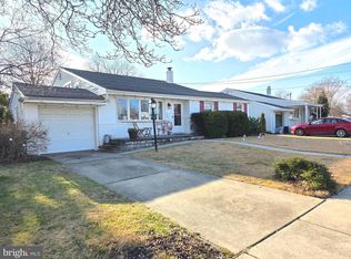 154 Sunnyside Ln, Bellmawr, NJ 08031
