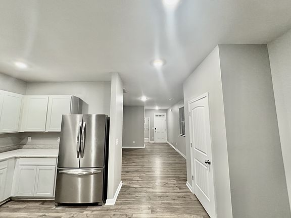 5th image of 1038 Pepper Stone Dr