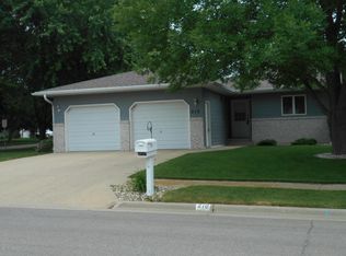 210 18th St NE, Watertown, SD 57201